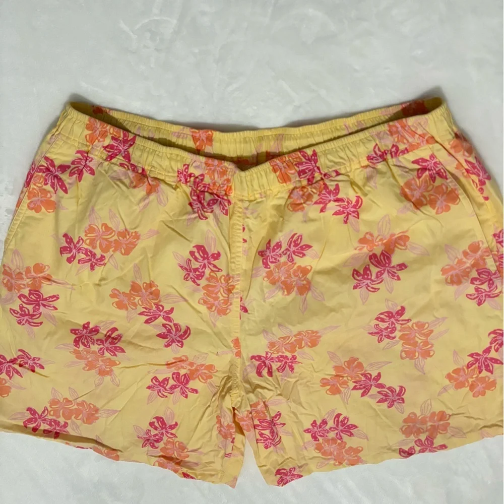 LILLY PULITZER Men's Floral Print Swim Trunks